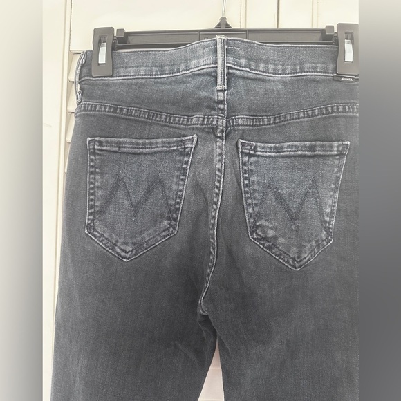 MOTHER Women’s 25 Stunner Zip Ankle Step Fray Jeans Dark Wash Distressed Hem - Picture 10 of 15